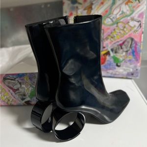 Brand new Jeffrey campbell unique boots